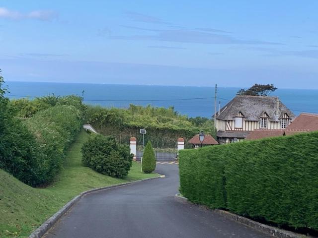L'Appartement Vue Mer De La Villa Des Rosiers - Trouville Sur Mer Экстерьер фото